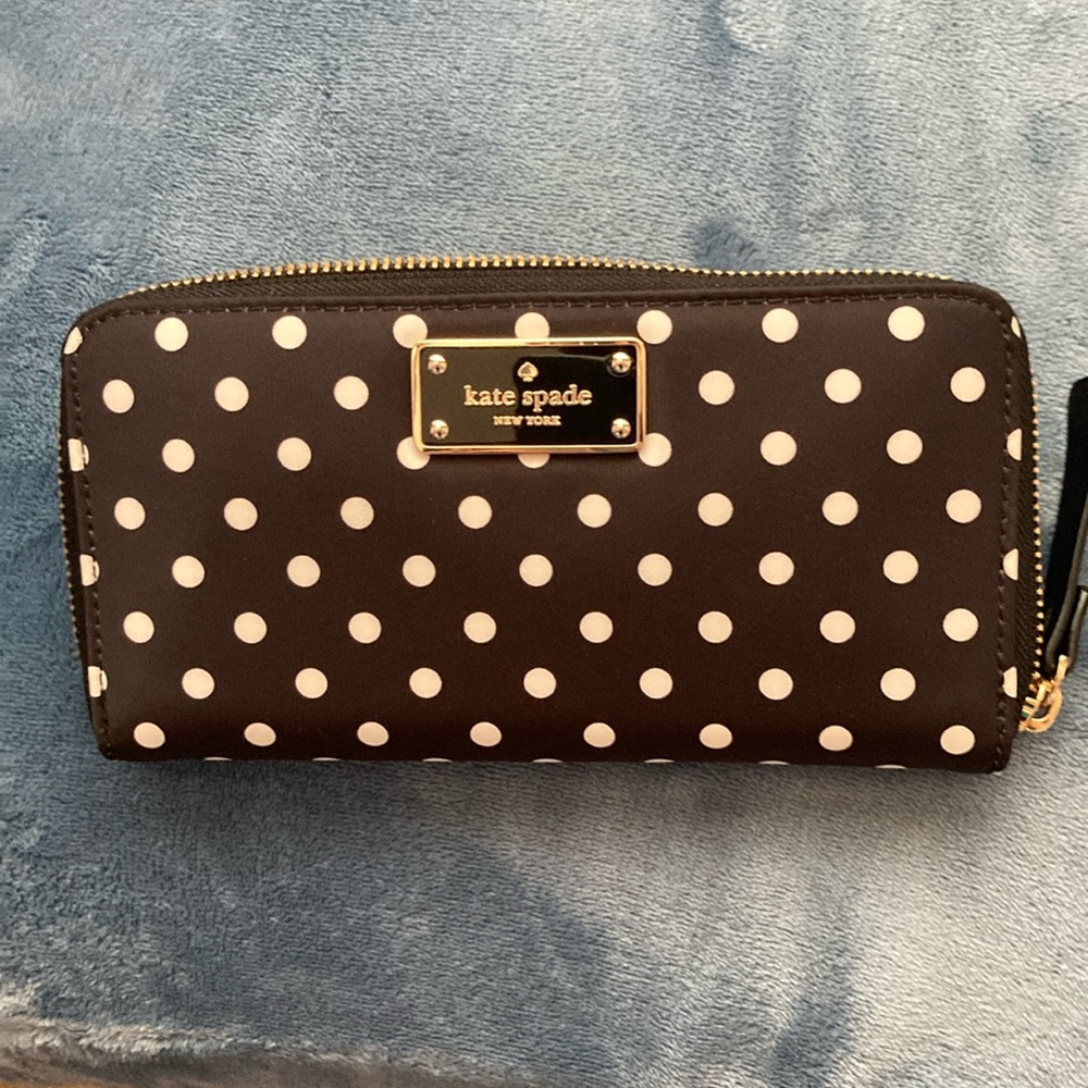 NWT-Kate Spade Black and White Polka Dot Zip Wallet